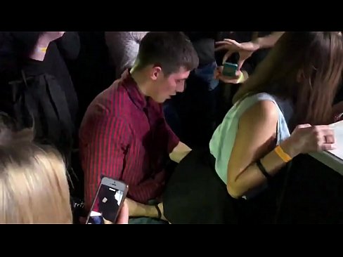 ❤️ Sesso reale in un nightclub russo. Ragazza russa di 18 anni nell'ano e nella vagina scopata in un nightclub ❤ Solo porno al it.pornhills-com.ru ☑