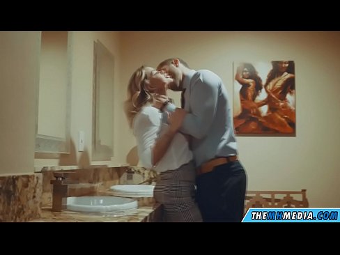 ❤️ Quando una bionda formosa ti seduce in un bagno pubblico ❤ Solo porno al it.pornhills-com.ru ☑